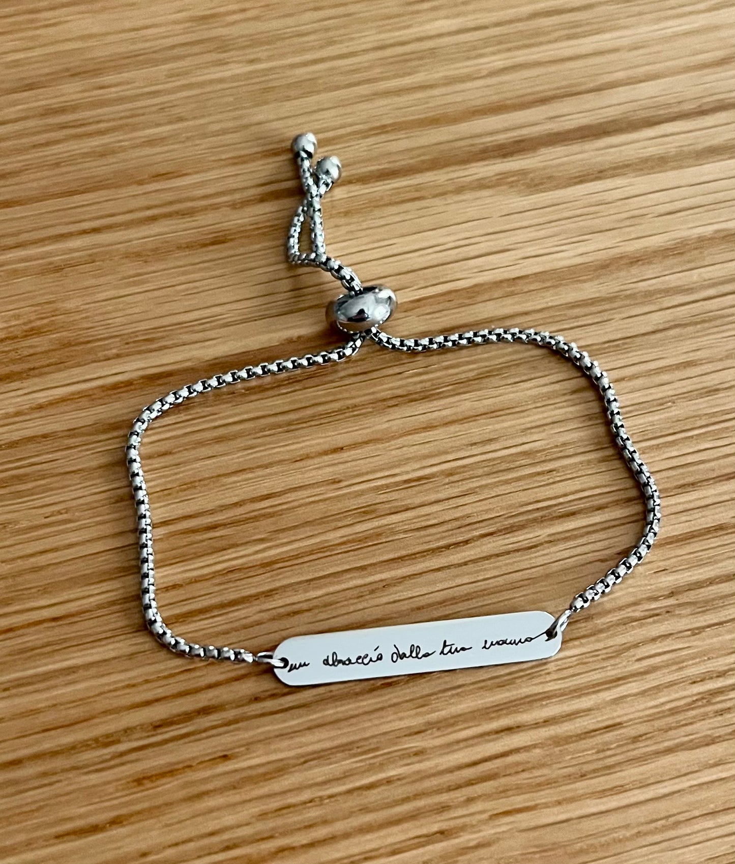 Braccialetto regolabile in acciaio inossidabile con incisione di una dedica personalizzata