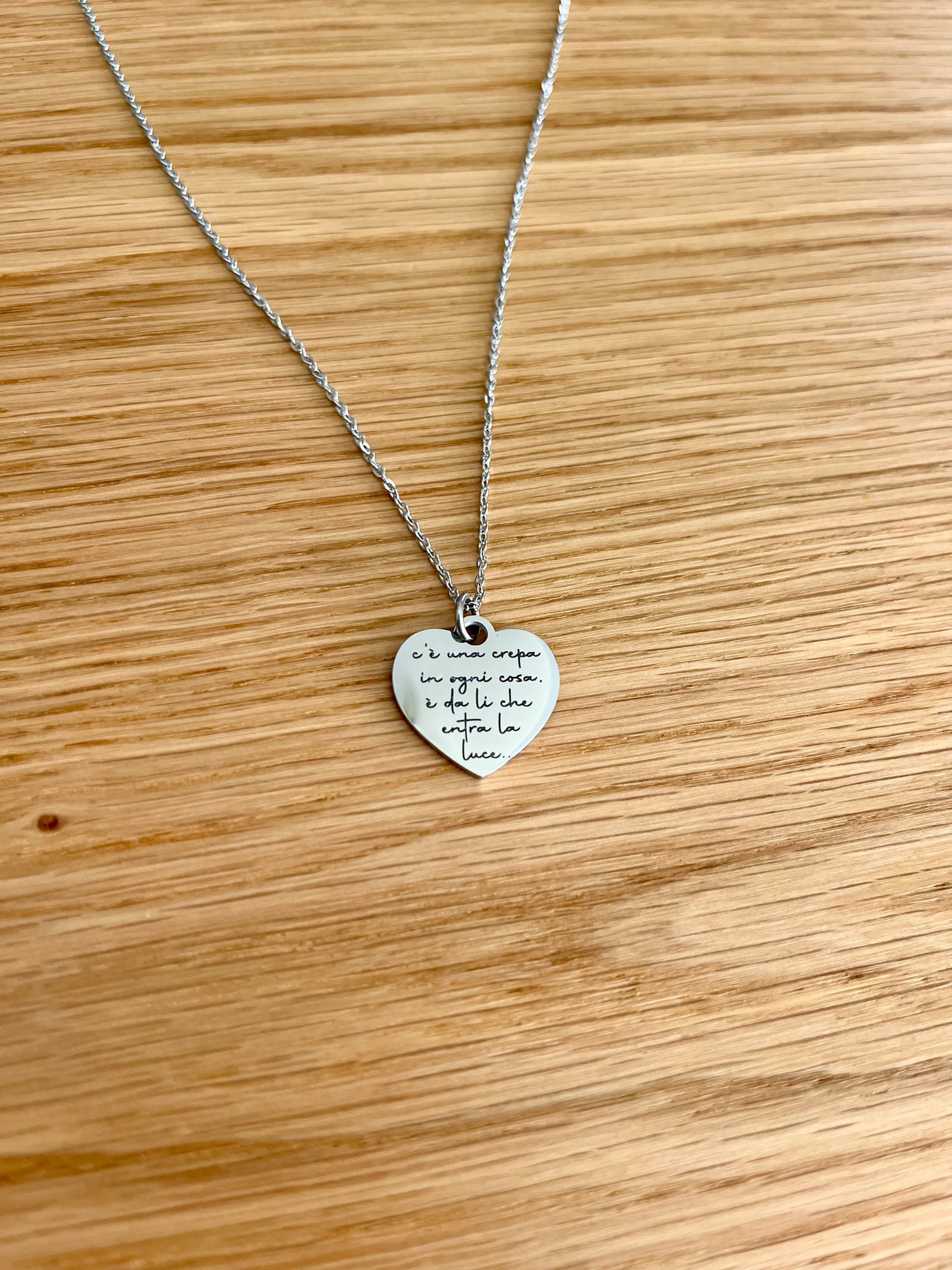 Collana personalizzata con cuore inciso con una bellissima frase, in acciaio inossidabile