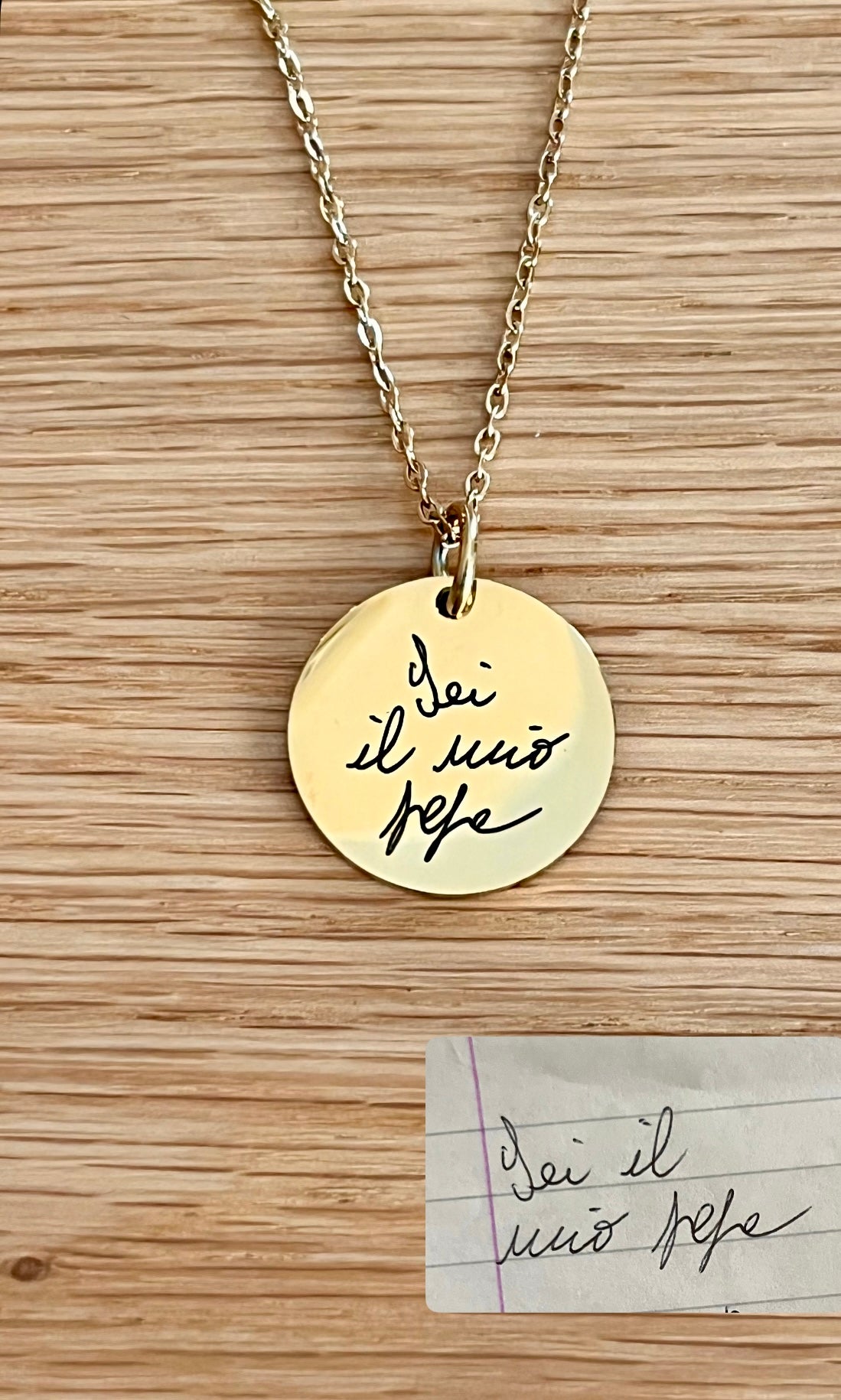 Collana con ciondolo in acciaio placcato oro, personalizzato con l'incisione di una calligrafia