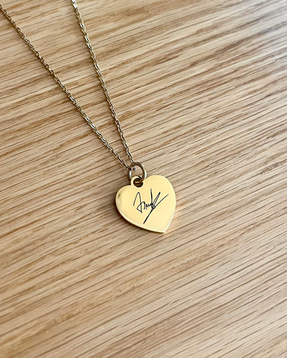 Collana con incisione di una firma autografo fornita dal cliente